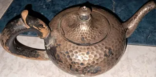 Tetera antigua francesa martillada