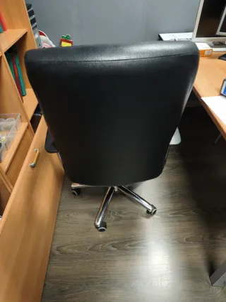 Silla de oficina ergonómica de piel