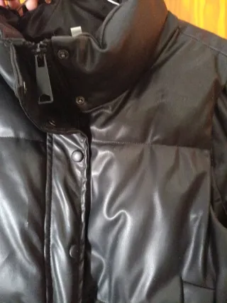 Chaqueton acolchado negro cuello alto