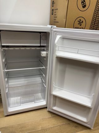 Nevera pequeña marca OK en venta para piezas.