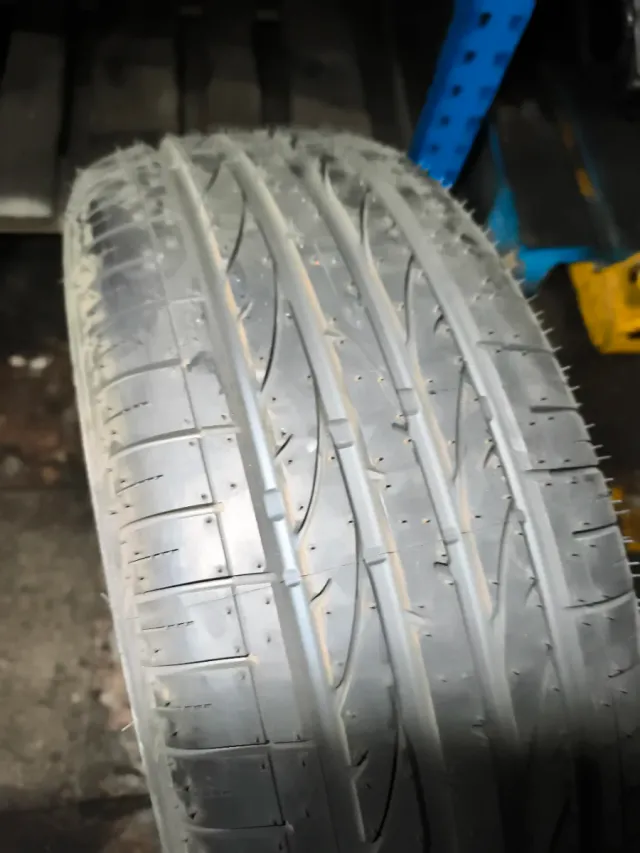 Par de neumaticos nuevos BRIDGESTONE 215/55R18 99