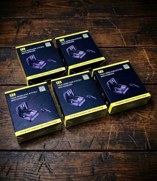 Lote de más de 350 auriculares inalámbricos