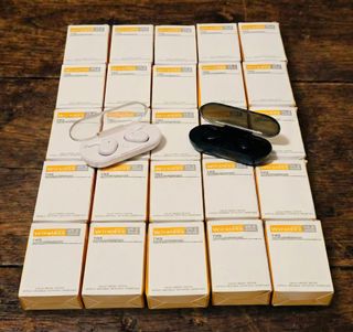 Lote de más de 350 auriculares inalámbricos