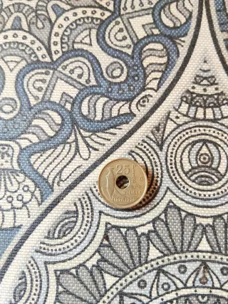 4 Moneda 25 ESPAÑA 1997 con agujero