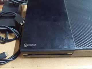 Xbox One + 7 Giochi + Controller