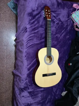 Guitarra Española (con funda)