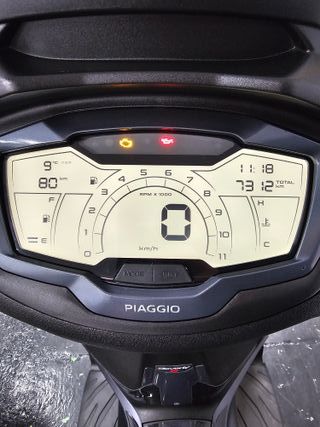 Piaggio Beverly 400 - Maxi Scooter