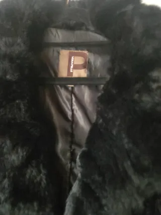 Abrigo de piel negro