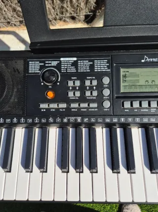 Teclado Donner Negro Eléctrico con micrófono