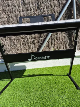 Teclado Donner Negro Eléctrico con micrófono