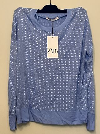 Jersey Zara azul con detalles plateados