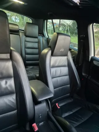 Volkswagen Golf R 2011