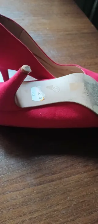 Zapatos de tacón rojos