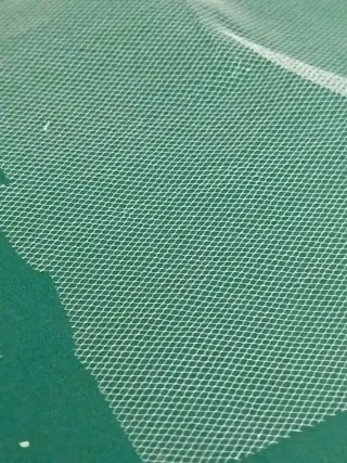 Rollo de tul color crudo