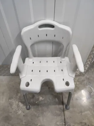 Silla de ducha con brazos