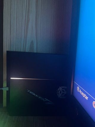 Consola PS4 Negra con Pegatinas Tekken