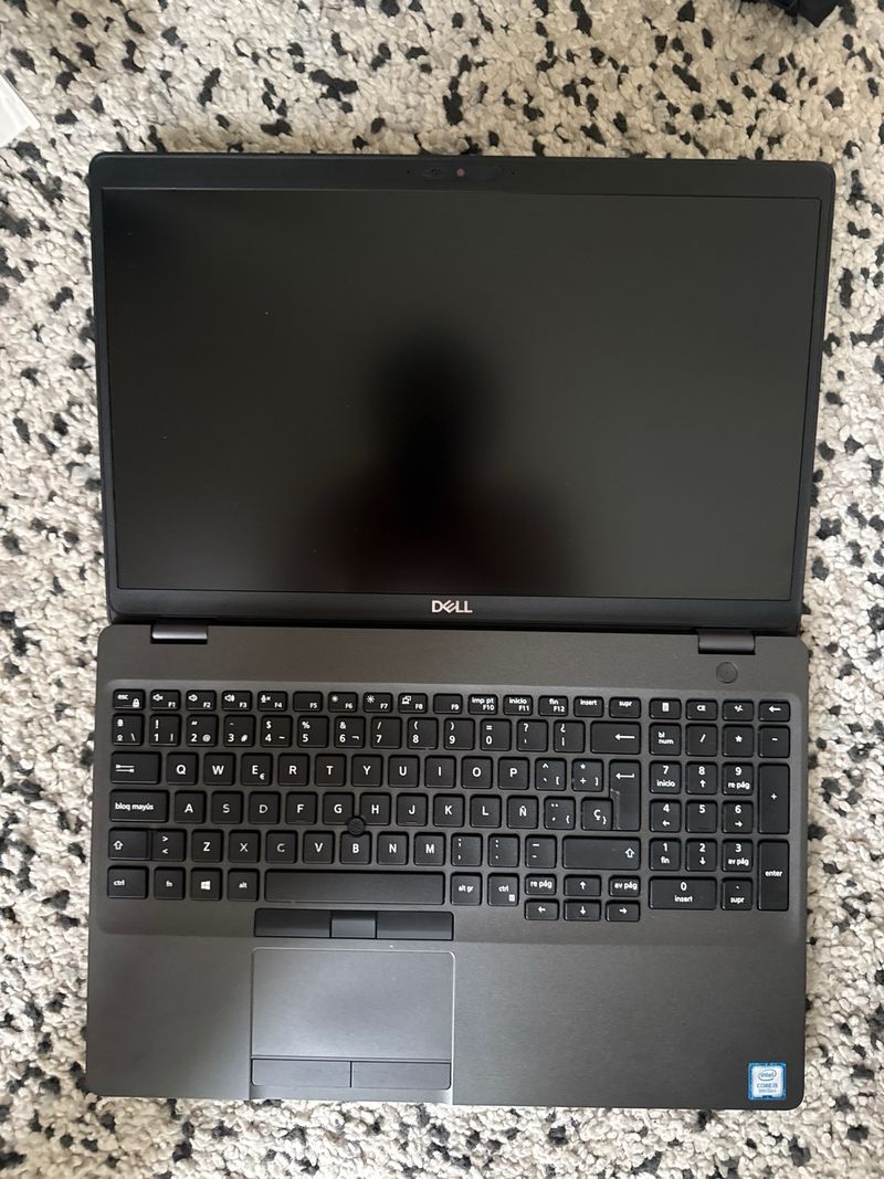 Dell Precision 3541 afbeelding 2