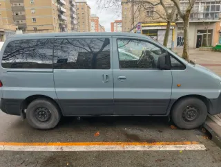Hyundai H-1 2001