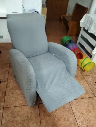 Sillón reclinable gris