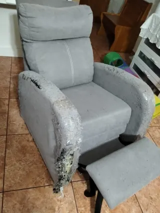 Sillón reclinable gris