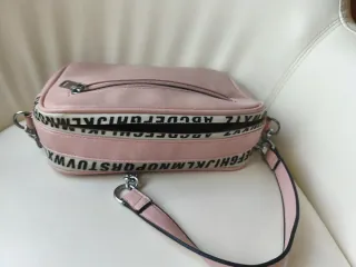Bolso bandolera rosa palo con cadena
