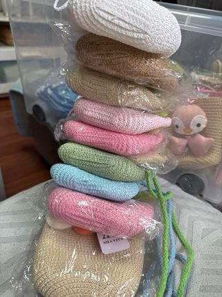 Bolsito infantil tejido con apliques