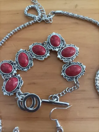 Conjunto Colgante, Pulsera y Pendientes Negro