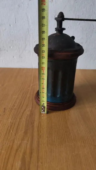 Molinillo de café antiguo