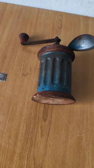 Molinillo de café antiguo