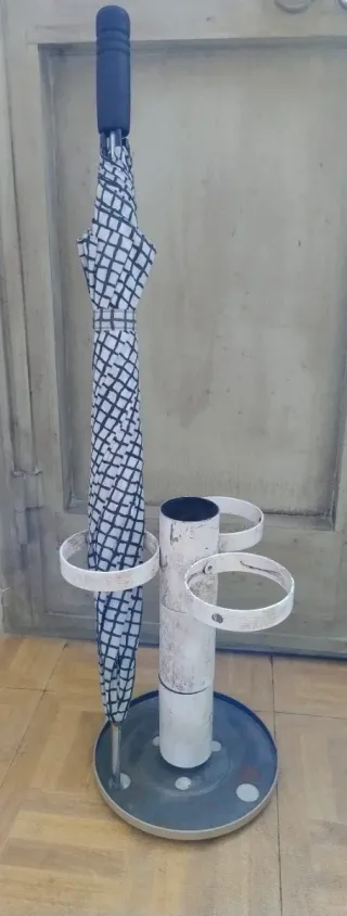 Portaombrelli in metallo