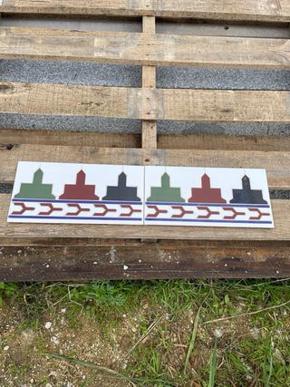 Cenefa 14x28 cm 3 pinos