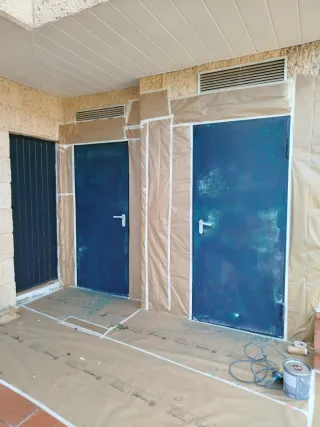 Pintado de todo tipo de puertas.