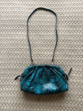 Bolso Uterqüe Piel tipo serpiente color azul