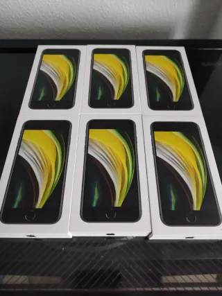 Cajas vacías iPhone y Xiaomi