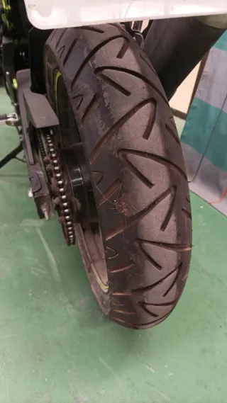 Kawasaki 125 Sportbike Verde/Blanco