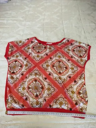Camiseta estampada estilo pañuelo