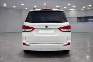 SsangYong Rodius 2015