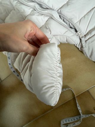 Buzo acolchado H&M bebé con pelo