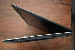 Portátil Asus F555L Negro