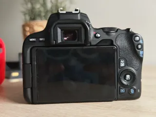 Canon EOS 200D (Cuerpo)
