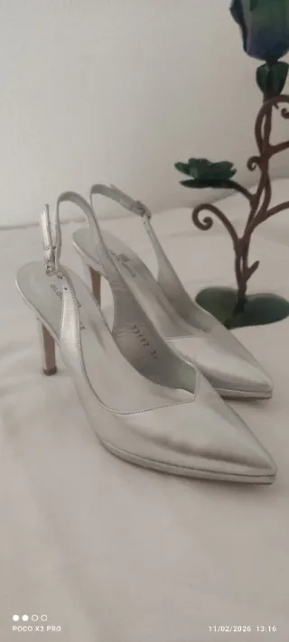 Zapatos Gloria Ortiz piel plateados