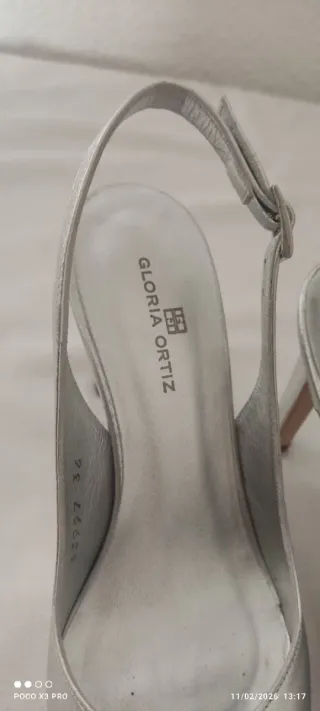 Zapatos Gloria Ortiz piel plateados