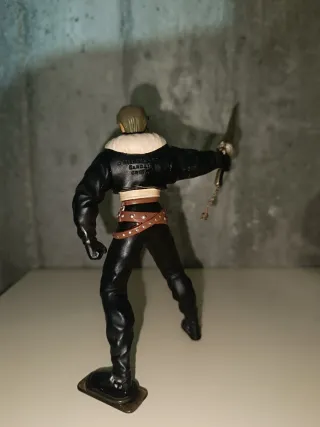 Action Figure Final Fantasy Cloud Strife