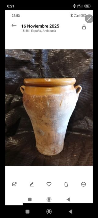 Tinaja de cerámica antigua