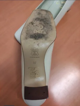 Zapatos de salón beige talla 37