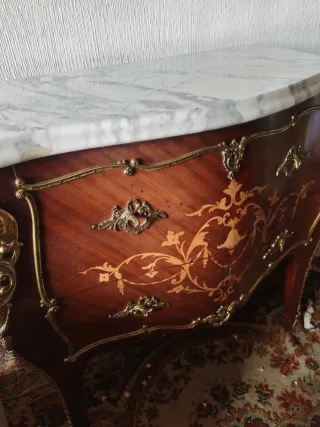 Cómoda Luis XIX mármol y madera