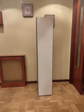 Armario columna baño gris y blanco