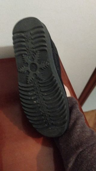 Botines negros con pedrería en muy buen estado