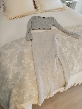 Conjunto falda y jersey gris