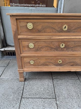 COMODA ANTIGUA